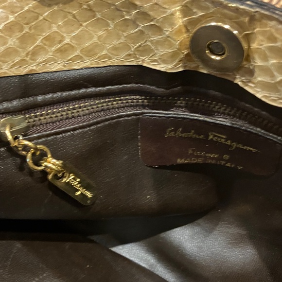 Salvatore Ferragamo vintage Snake buttercup  bag chain or clutch . - Picture 13 of 13